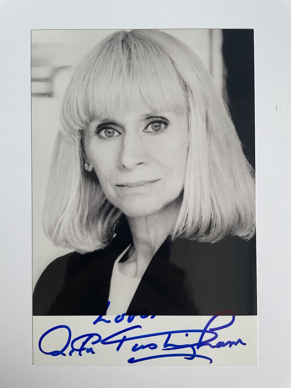 Lot 294: Rita Tushingham Legendary British Actress 6x4 inch signed...