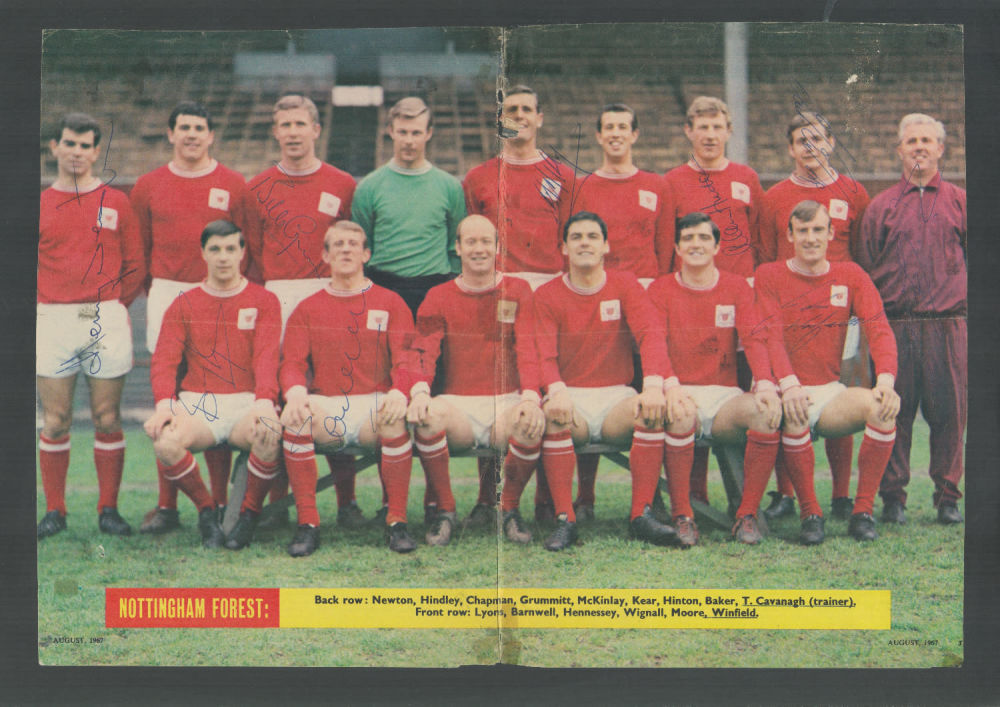 Lot 325: NOTTINGHAM FOREST 1967 SQUAD signed 10x15 Picture by...