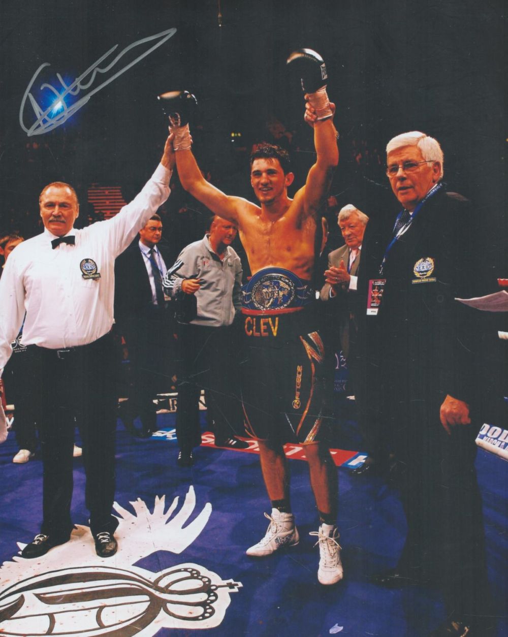 Lot 335: NATHAN CLEVERLEY 2 Time World Champion signed Boxing...