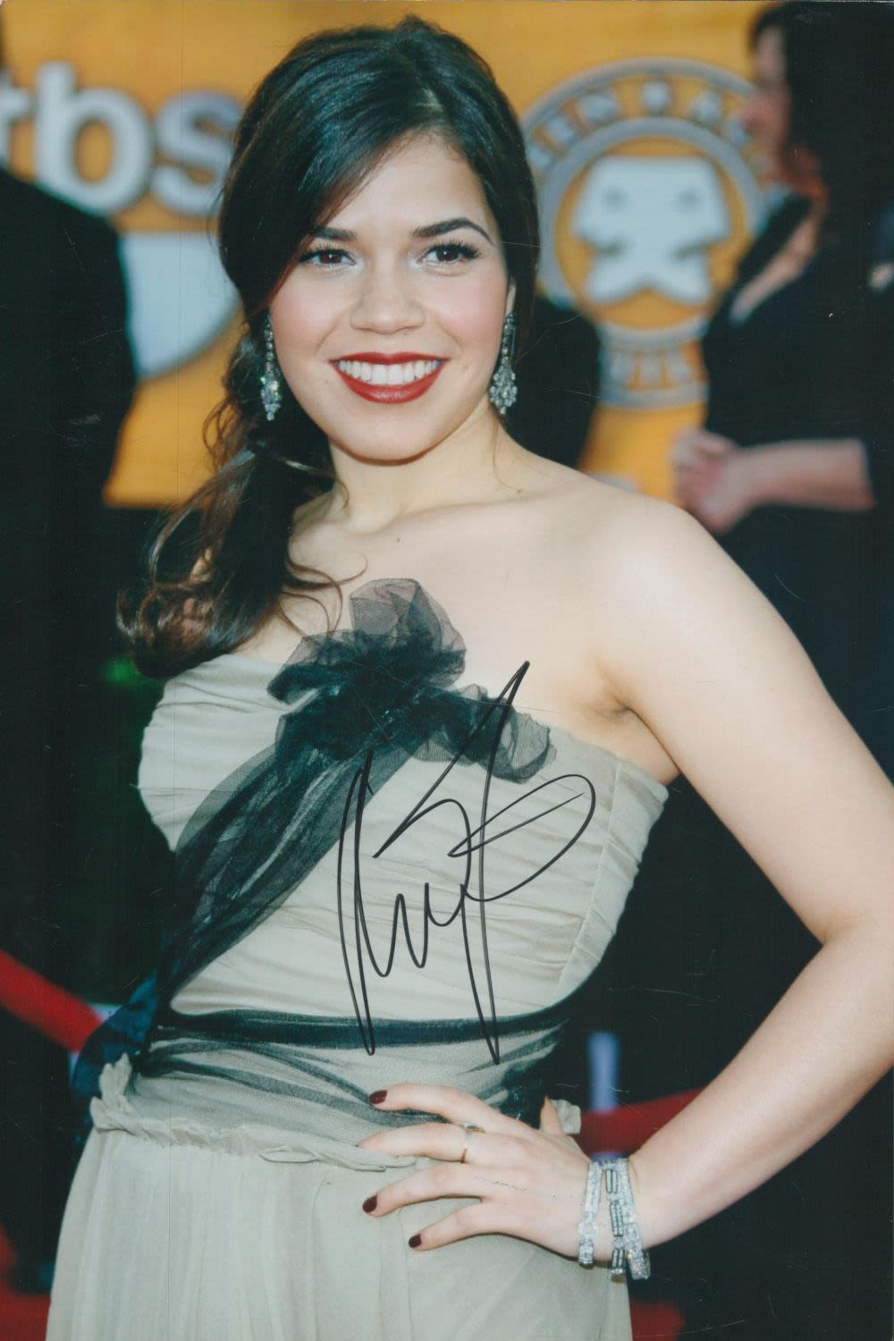 Lot 480: America Ferrera Signed Colour Photo approx 12 x...