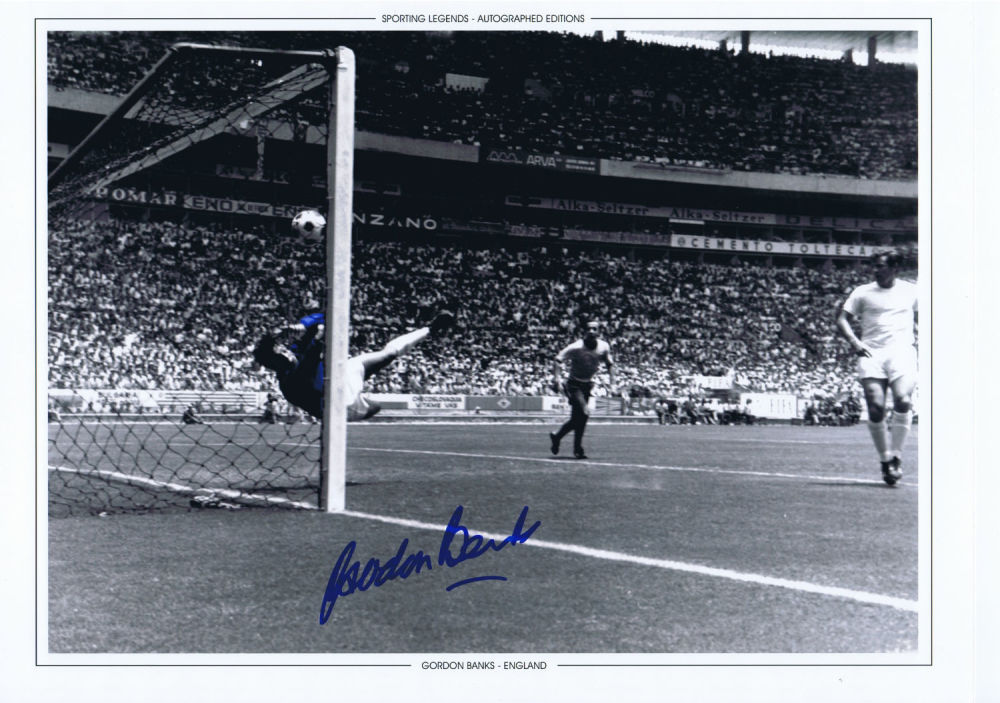 Lot 531: Autographed Gordon Banks 16 X 12 Photo Edition:...