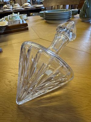 Stuart Crystal Decanter. Stuart Crystal Liner side rest Decanter