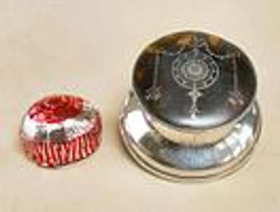 Hallmarked Silver & Tortoiseshell inkwell. Hallmarked for London 1911. Capstan style with liner 