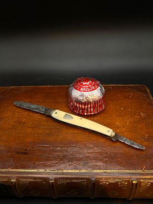 GEORGE WOSTENHOLM Two Bladed Pen Knife circa 1900. The knife has two blades that both hinge at 