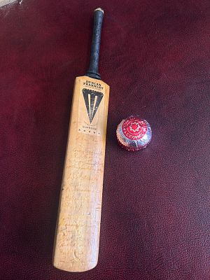 Miniature Vintage autographed cricket bat. Vintage Duncan Fearnley Supreme cricket bat, which 
