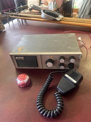 vintage Seafarer Seavoice RT-100 marine VHF transceiver. . 
Function: Maritime communication for 