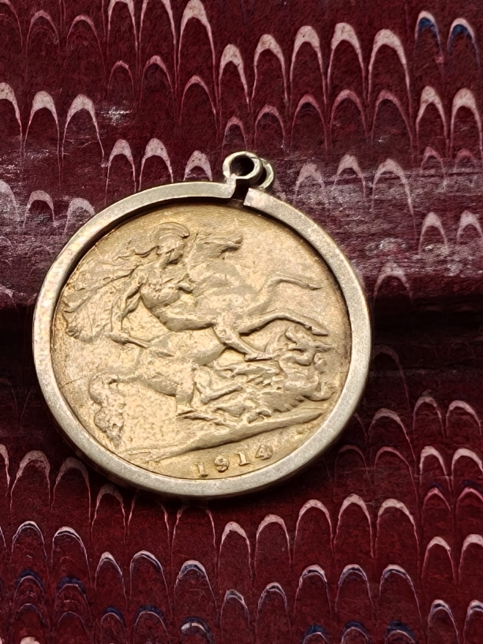 George V 1914 Gold Half Sovereign Coin Pendant