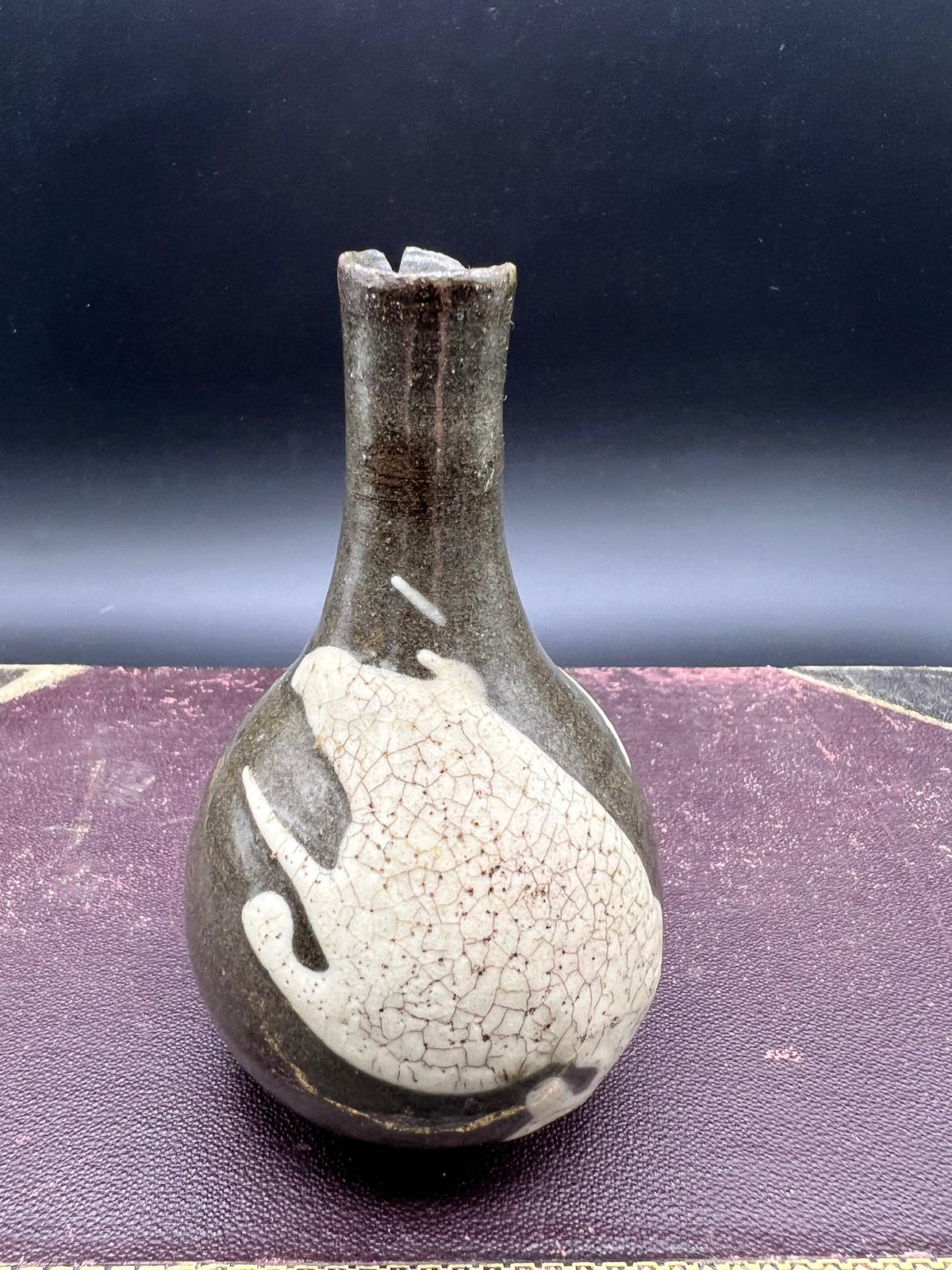 Matsue Japanese Stoneware Tsurukubi Vase with Kairagi Glaze
