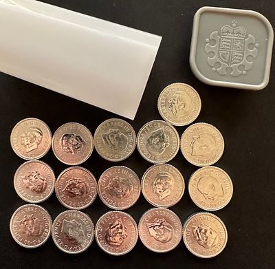 tube of 16 fine silver Britannia coins KCIII 20p
