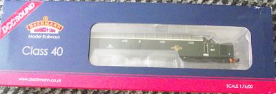 Bachmann Branch-Line OO Gauge 32-480DS Class 40 D211 'Mauritania' DCC Sound Diesel Locomotive. A 