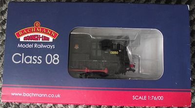 Bachmann Branchline 32-114A Class 08 Diesel Shunter, No. 13050, BR Black (Early Emblem), OO Gauge. 