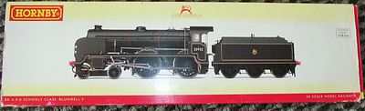 Hornby R2744 BR 4-4-0 Schools Class 'Blundell's' No. 30932 00 Scale Locomotive Box. An original 