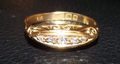 Antique Edwardian style 18ct Gold and Five Old Cut Diamond Boat Ring estimated total diamond 