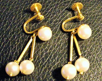 Pair of 22ct gold pearl drop earrings 5.5 marked 22ct . Pair of 22ct gold pearl drop earrings 