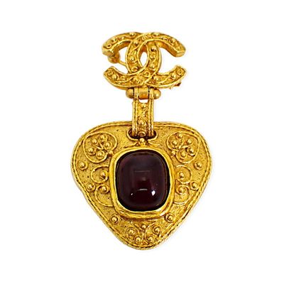 CHANEL colored stone brooch. catalog 
