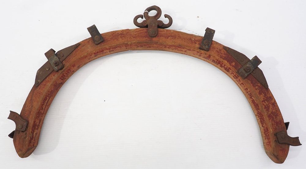 Lot 268: Wooden whipple tree, 30"W