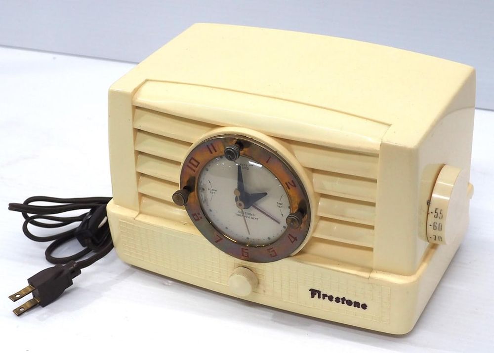 Lot 308: Firestone plastic, desktop electric clock