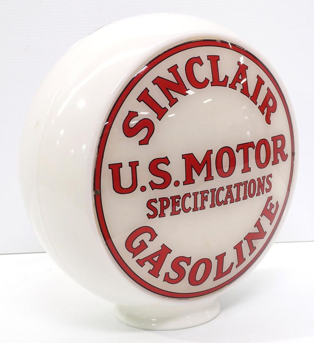 Lot 329: Sinclair Gasoline "U.S. Motor Specifications" gas pump globe
