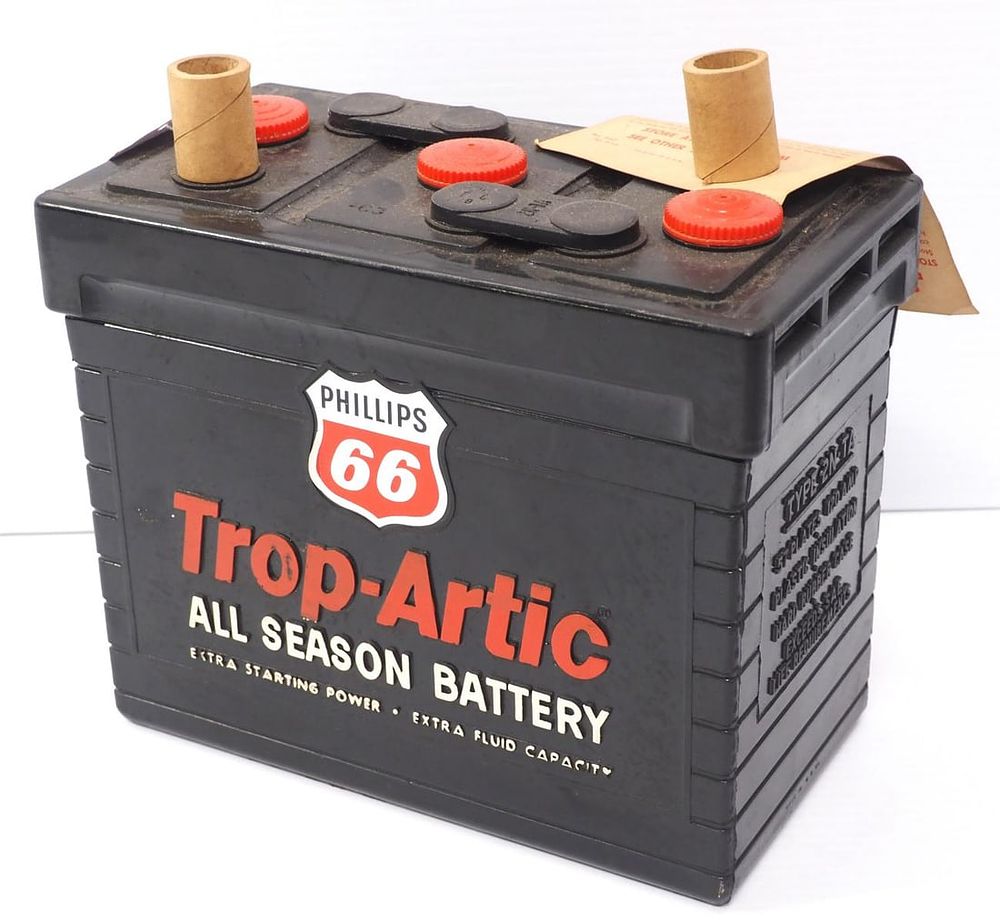 Lot 343: NOS Phillips 66 Trop-Artic All Season Battery
