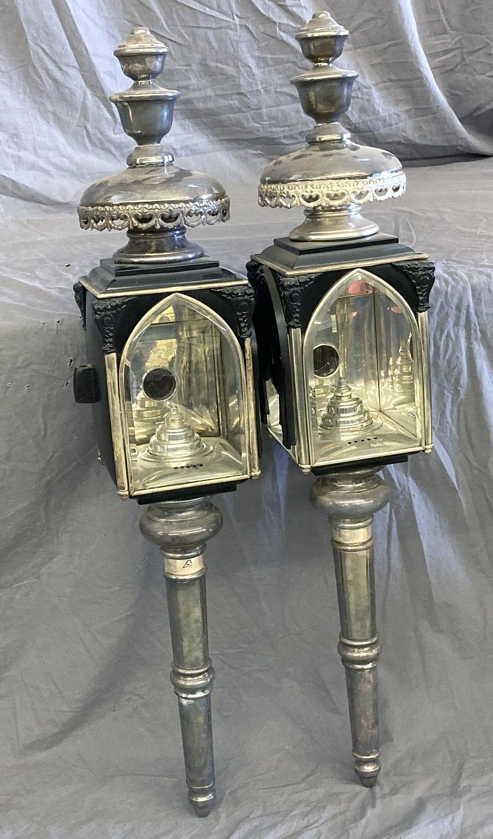 Lot 1174: Pair of Cunningham hearse lamps
