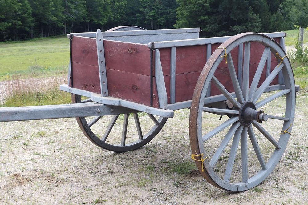 Lot 1213: Horse-drawn dump cart