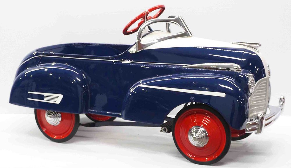 Lot 1246: 1941 Steelcraft Chrysler pedal car