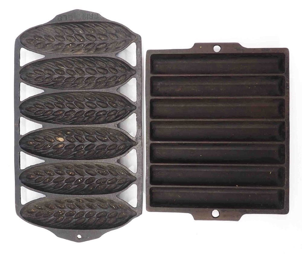 Lot 269: (2) Griswold pans