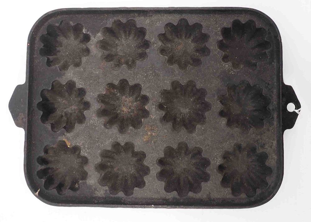 Lot 269D: Griswold #240 cast iron pan