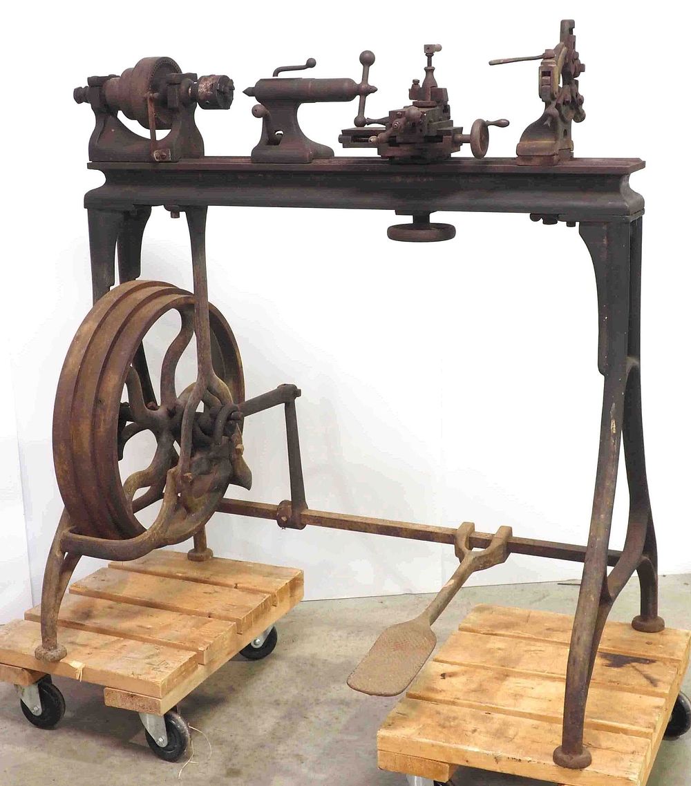 Lot 369: Belt-driven woodworking lathe