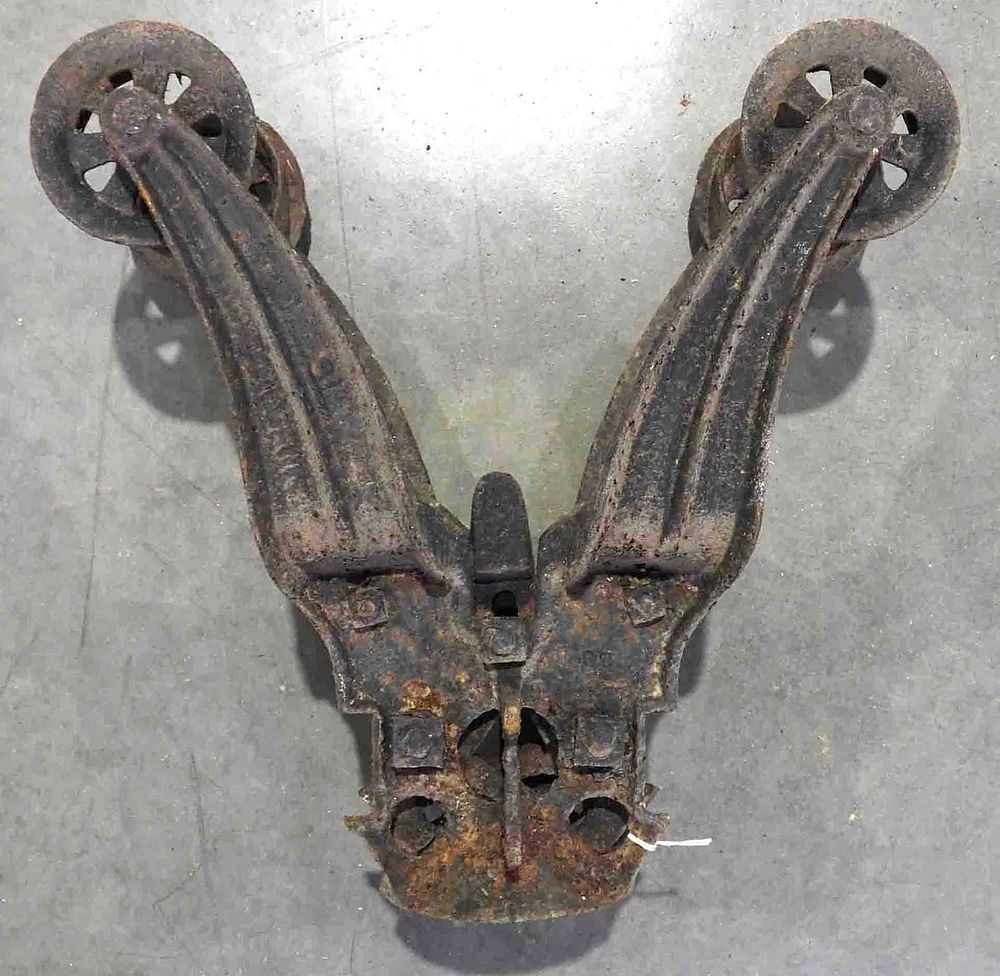 Lot 617: Janesville "Dead Lock" hay trolley upper truck