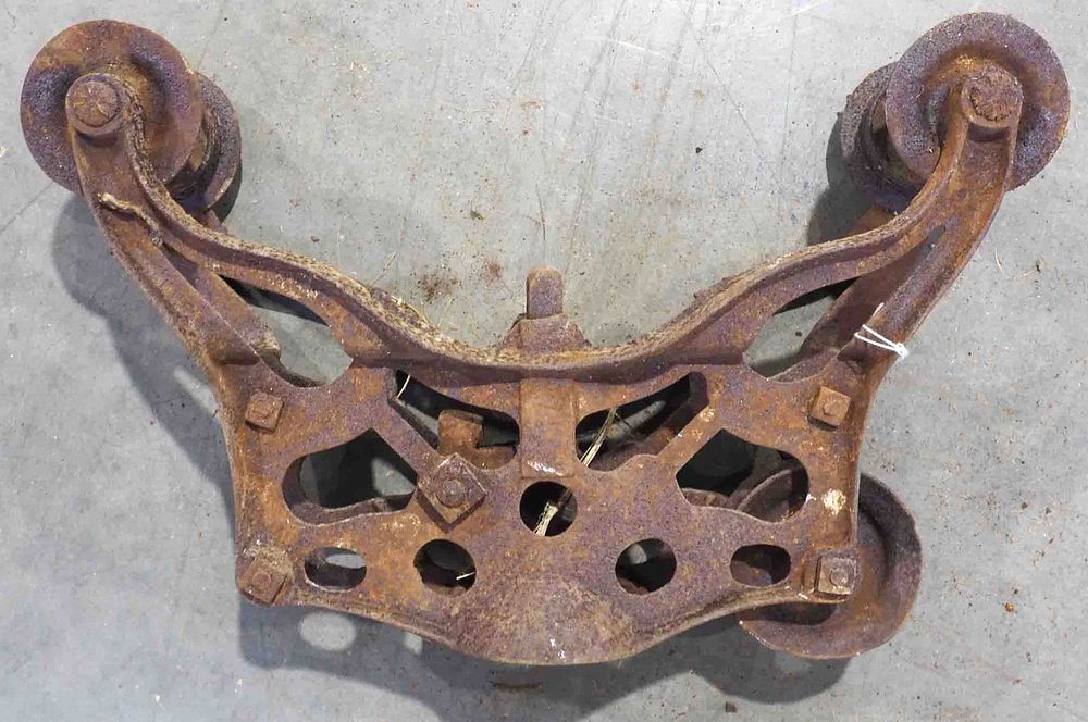Lot 688: Patton "FP16" steel track hay trolley