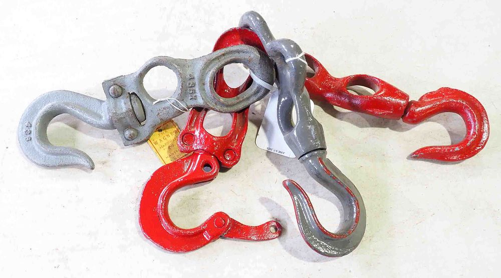 Lot 816: (4) Rope hooks