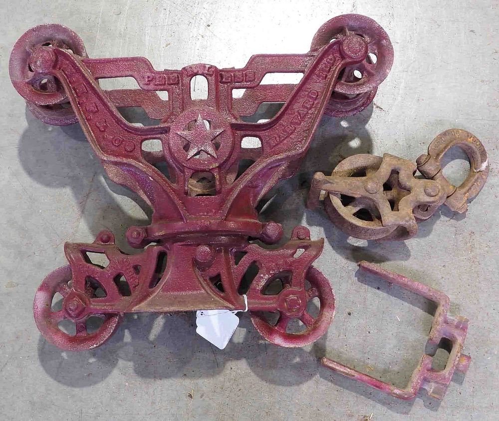 Lot 878: HHF Peerless "Star" steel track hay trolley
