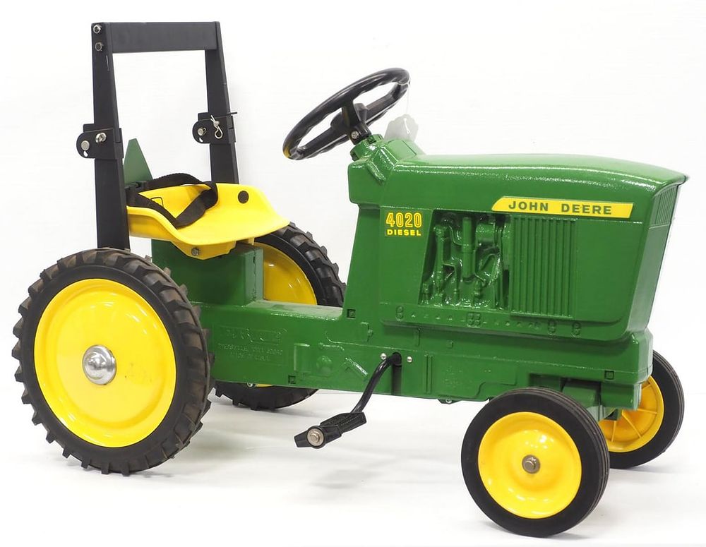 Lot 186: Custom John Deere 4020 pedal tractor