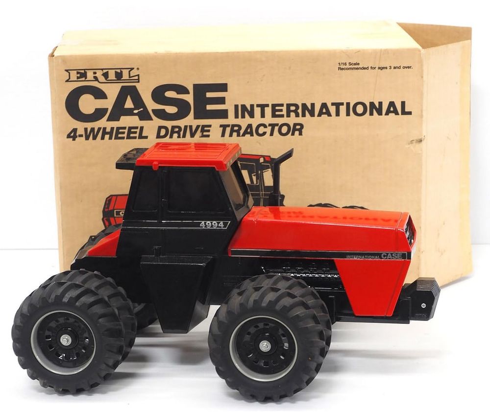 Lot 191: WOW! Ertl International 4WD Tractor