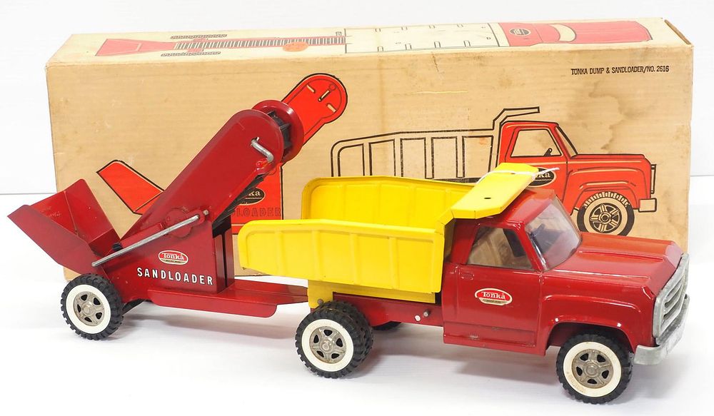 Lot 235: Tonka hydraulic Dump Truck with Sand Loader