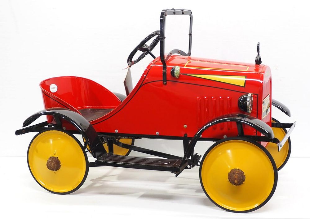 Lot 1231: Steelcraft 1928 Cadillac Roadster pedal car