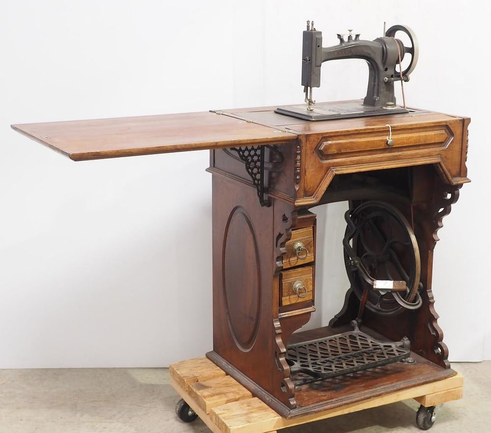 Lot 1241: New Crown treadle sewing machine