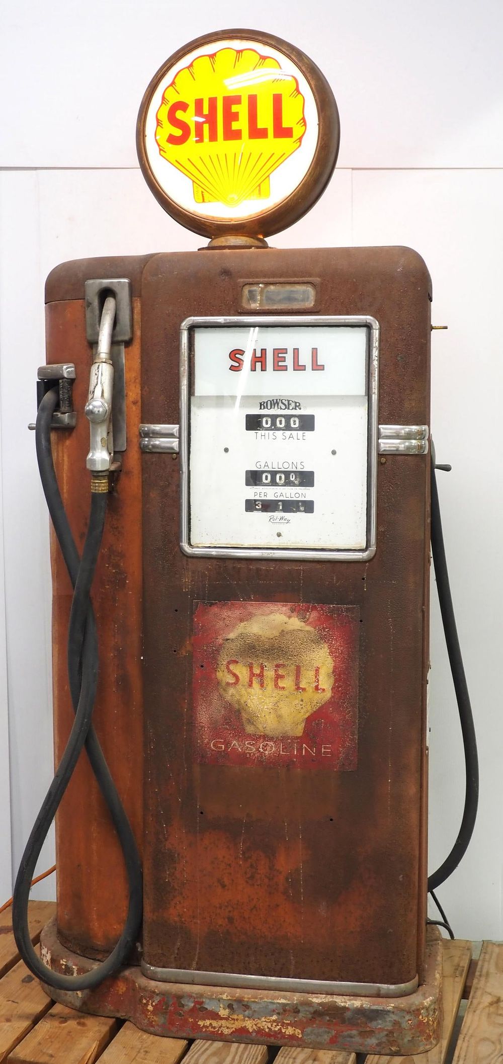 Lot 1291: Bowser Model 22 gas pump