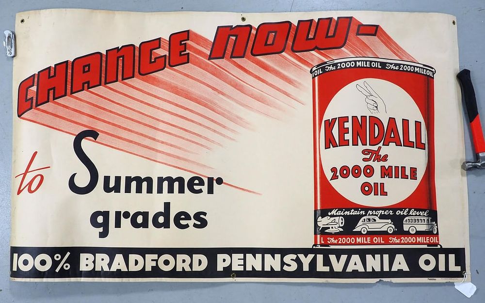 Lot 1325: NOS Kendall Motor Oil "Change Now" banner