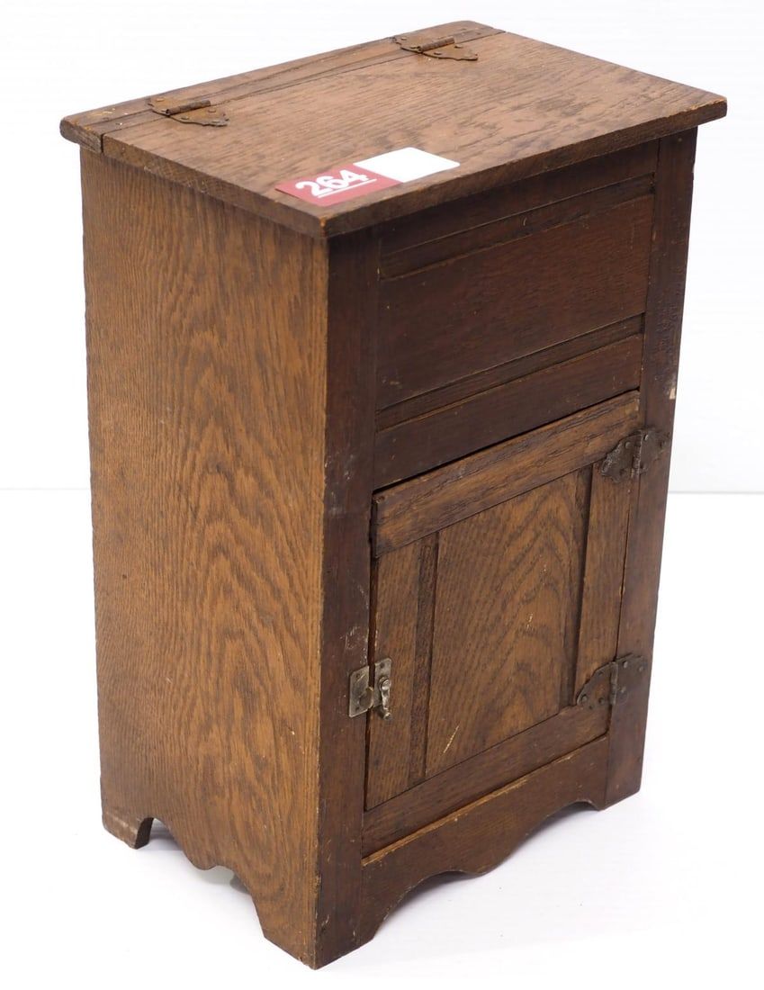 Lot 264: Salesman sample wood & tin ice box