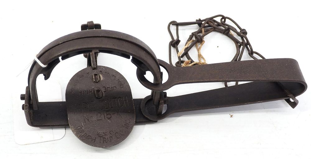 Lot 345: Triumph High-Grip Triple Clutch No.215-X trap