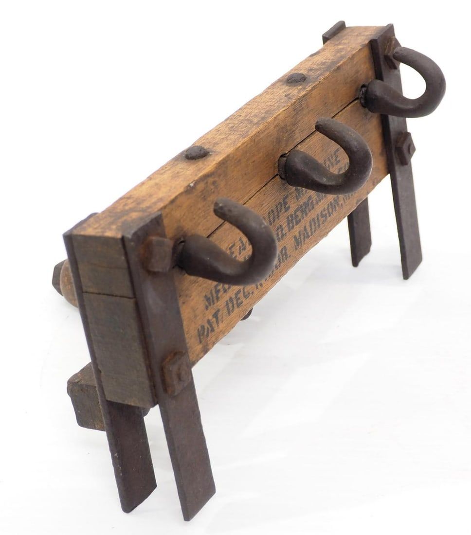 Lot 781: Ideal Rope Machine