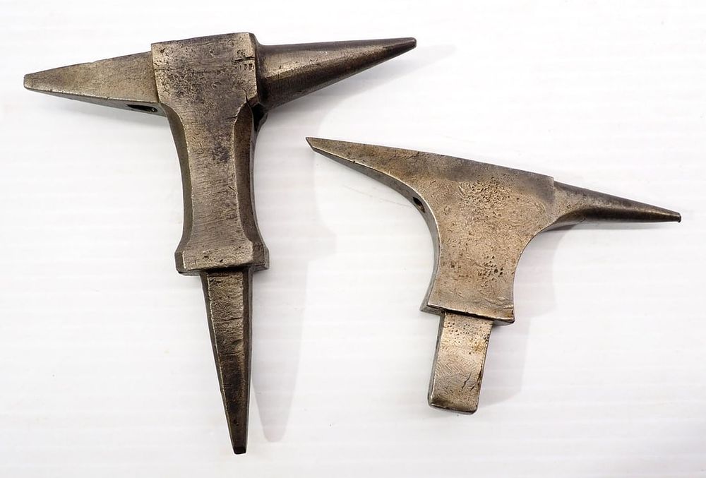Lot 2177: (2) Jewelers anvils