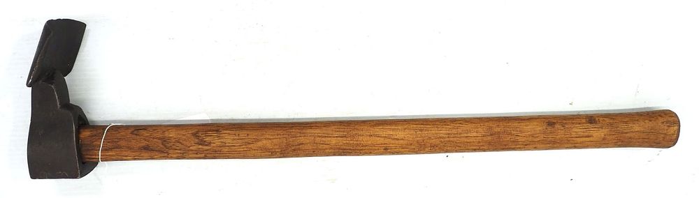Lot 2274: Forged lip adze
