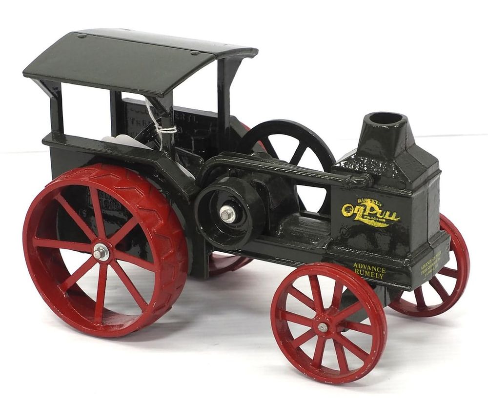 Lot 158: Ertl 1919 Rumely Oil Pull Steam Engine
