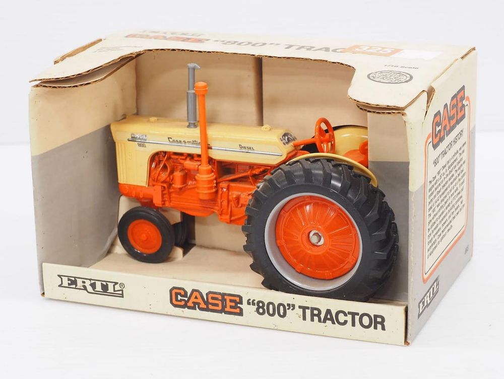 Lot 325: Ertl Case 800 Tractor