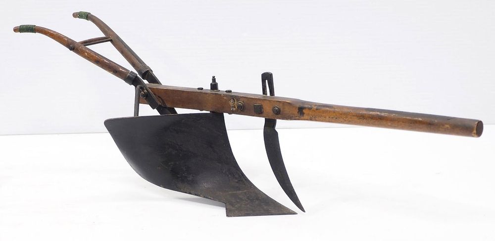 Lot 148A: Salesman sample 1-bottom plow