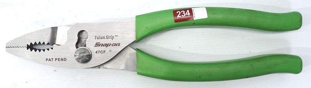 Lot 234: Large store display Snap-on Talon Grip pliers