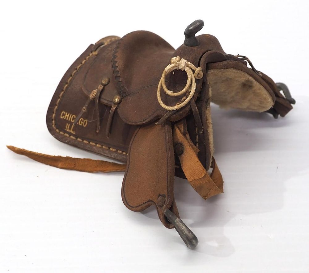 Lot 314: Salesman sample saddle
